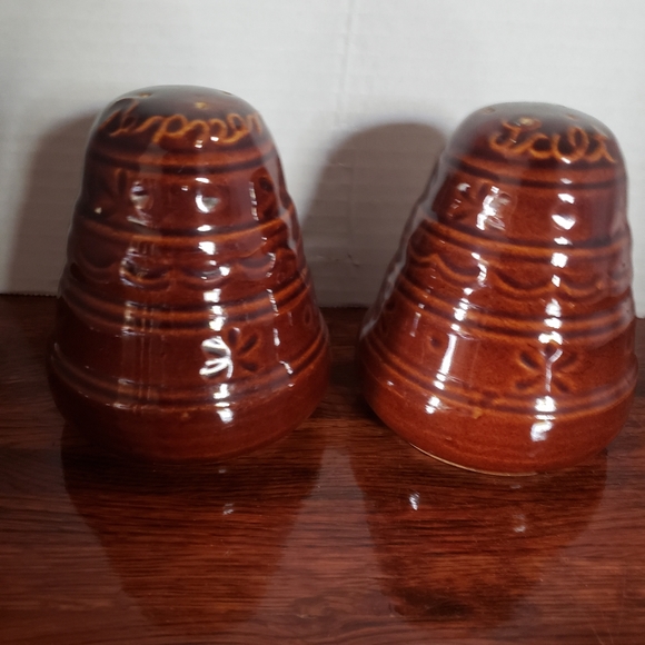 Vintage Marquest Daisy & Dot Ceramic Salt & Pepper Shakers - Picture 1 of 7